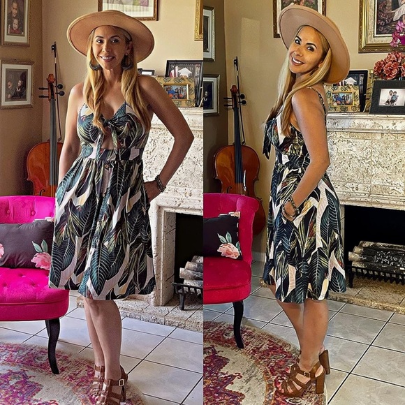 Palm Print MIDI Dress size small with cutout and pockets!! - Picture 2 of 4